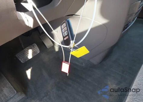 2016 Honda Odyssey Se z USA, uszkodzony, nr VIN 5FNRL5H38GB095140